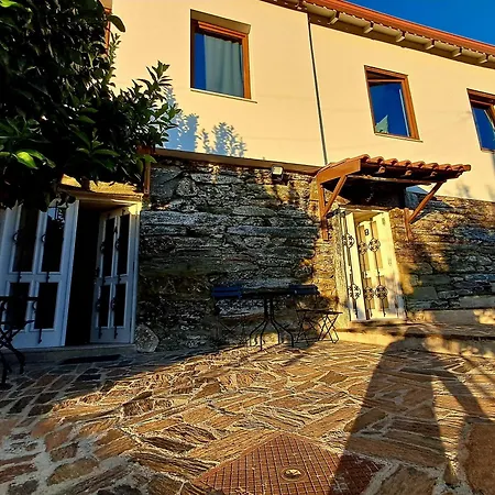 Riba Loivos Village - B *