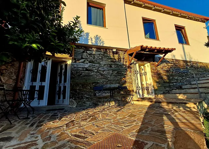 Riba Loivos Village - B *